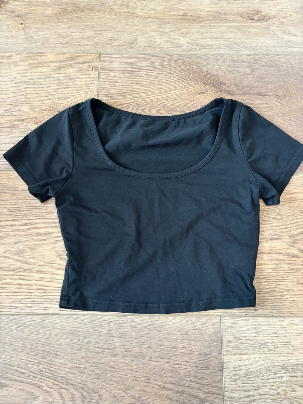 Black Scoop Neck Crop Top - Women